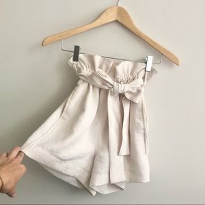 Aritzia Paperbag waist shorts high waist